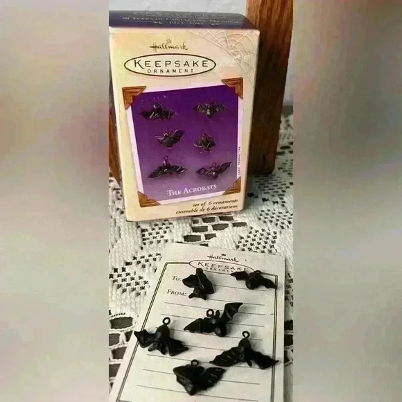 Hallmark Keepsake NEW 2003 Halloween “The Acrobats” set of 6 bat ornaments - Picture 3 of 5